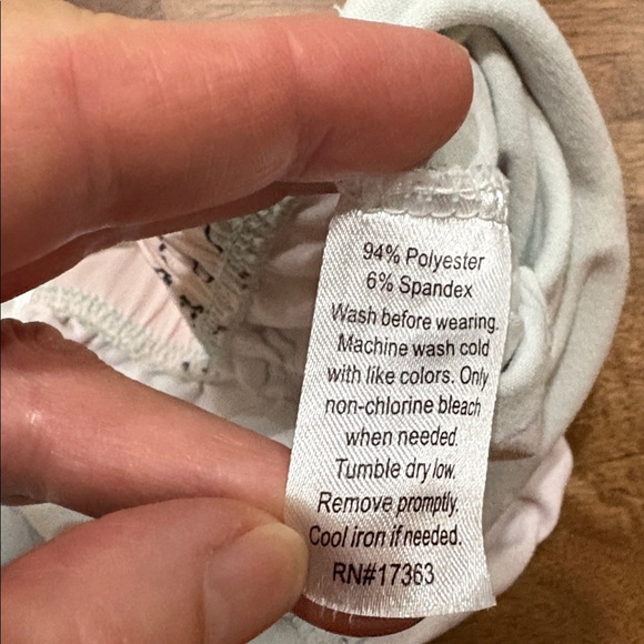 BEAUTY SLEEP SOCIAL 2-Piece Pajama set continents.  XS - Picture 10 of 11